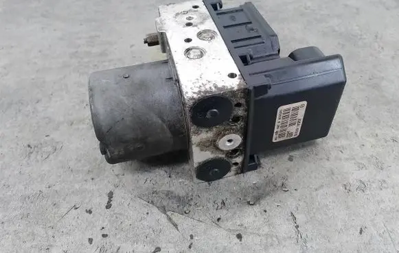Toyota Corolla Verso E121 ABS Pump 445400F010