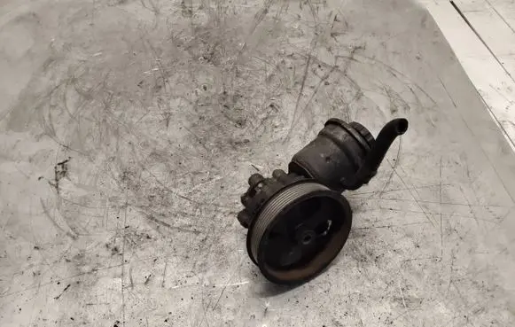 Toyota Corolla Verso AR10 Power steering pump