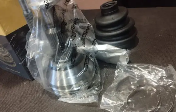Chrysler Voyager Driveshaft outer CV joint CH835