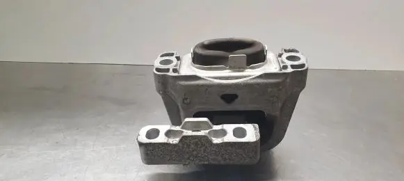 Audi A3 S3 8V Engine mount bracket 5Q0199262CP 09082013 ZFH13H913W