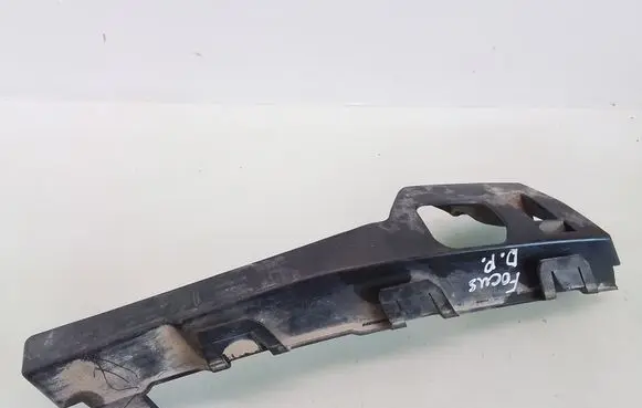 Ford Focus Front bumper mounting bracket