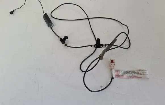 Volkswagen Fox Aerial antenna amplifier 5Z0035223A