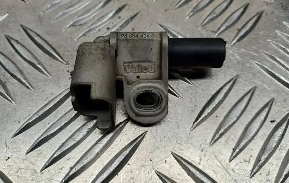 Camshaft position sensor