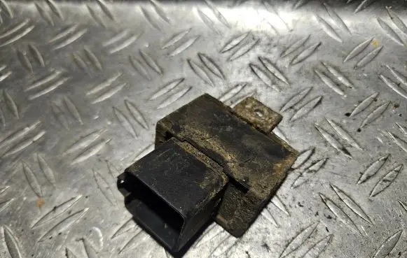 Renault Scenic I Glow plug pre-heat relay 7700115078