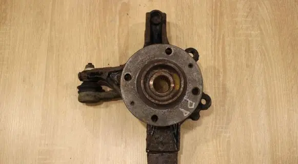 Peugeot 5008 Front wheel hub spindle knuckle