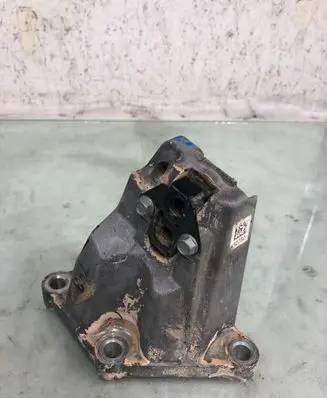 Hyundai Tucson IV NX4 Gearbox mounting bracket 32730