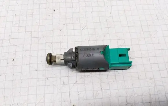 Clutch pedal sensor