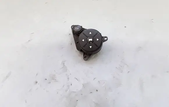 Mercedes-Benz C W204 Steering wheel buttons/switches A2048210151 33492401 305544040162AE