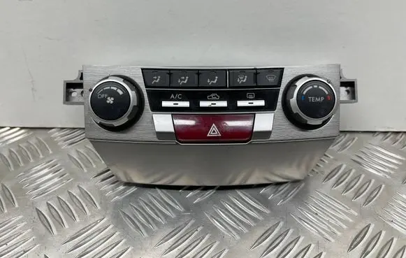 Subaru Outback Climate control unit 72311AJ08A MX2370002753