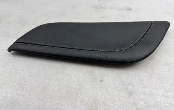 Ford Mustang VI Centre console side trim front 63044E06