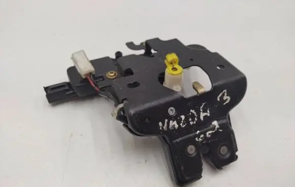 Mazda 3 I Tailgate/trunk/boot lock/catch/latch
