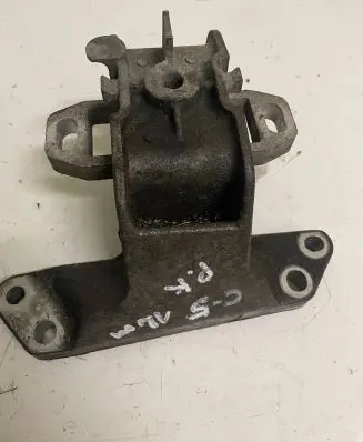 Citroen C5 Engine mount bracket