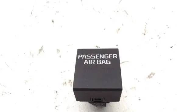 Passenger airbag on/off switch