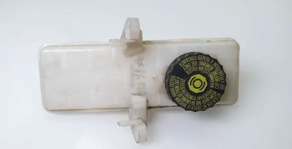 Citroen C4 II Picasso Brake fluid reservoir 9674882280