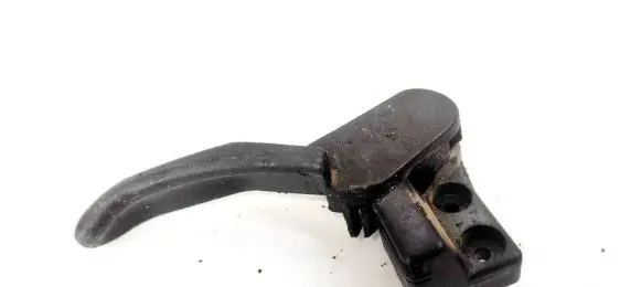 Volkswagen PASSAT B5 Engine bonnet (hood) release handle 3B1823533