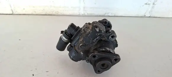 Audi A4 S4 B6 8E 8H Power steering pump 