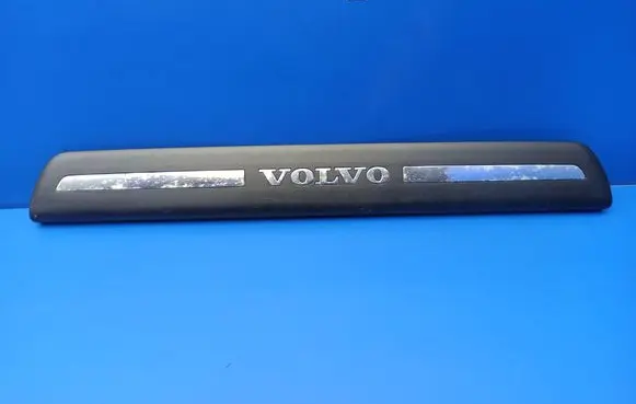 Volvo S40 Side skirt front trim 30744287 08622671