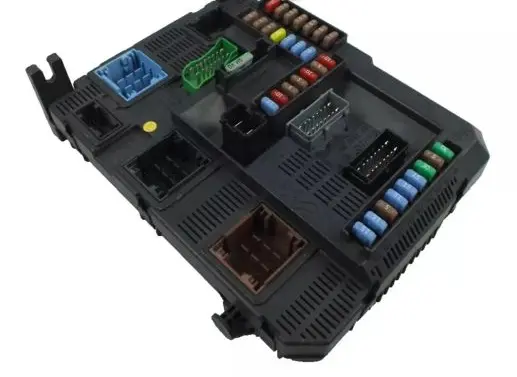 Peugeot 208 Fuse module 9678355980