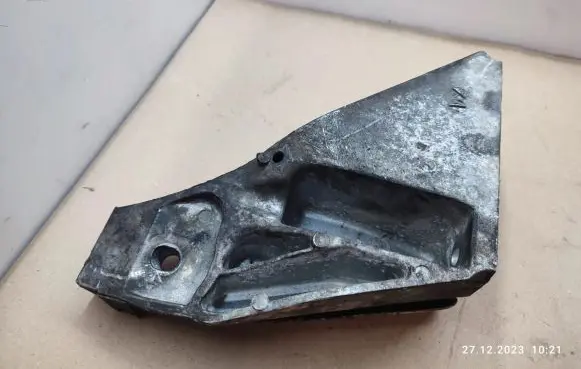 BMW X5 E70 Engine mounting bracket 22116772685