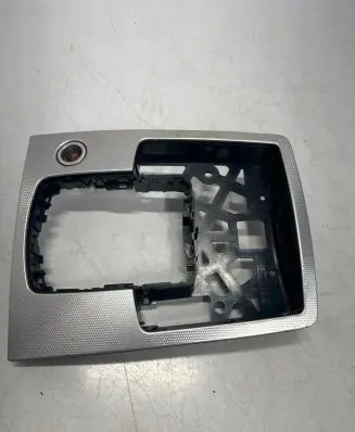 Audi Q7 4L Gear shifter surround trim plastic 8103730