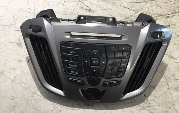 Head unit multimedia control