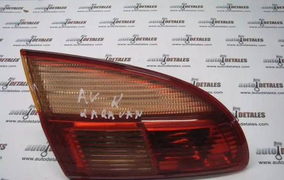 Toyota Avensis T220 Tailgate rear/tail lights 89022026