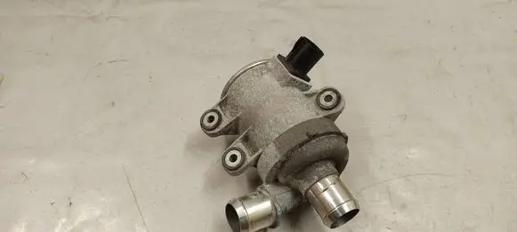 Ford Kuga III Water pump 358299200