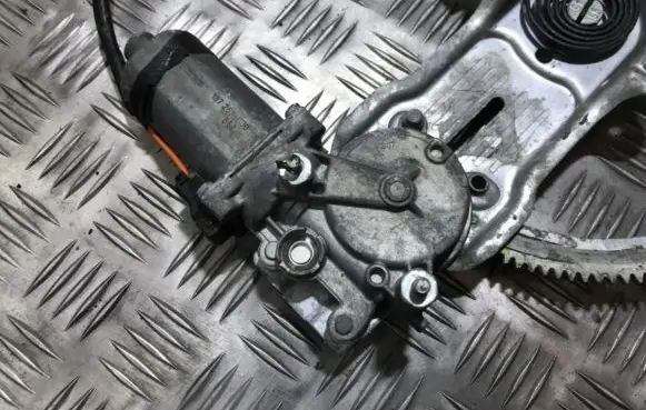Jaguar XJ X308 Front door window regulator motor 0130821612