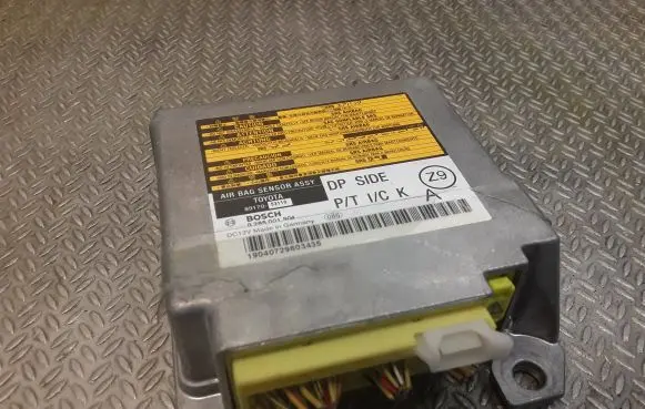 Lexus IS 220D-250-350 Airbag control unit/module 8917053110