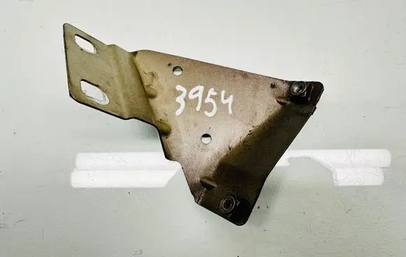 Seat Leon (5F) Fender mounting bracket 5F0821184B 1S3015