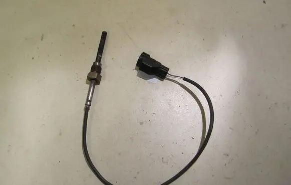Volvo XC90 Exhaust gas temperature sensor 30729648A
