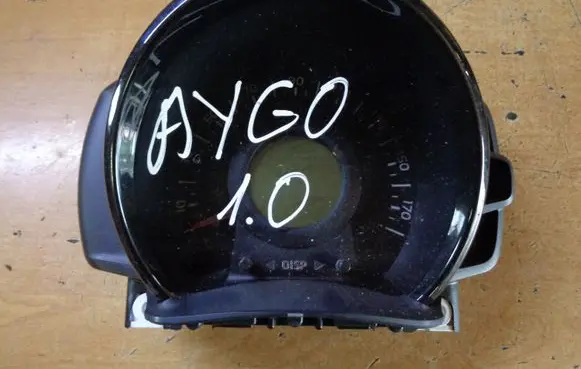 Toyota Aygo AB40 Speedometer (instrument cluster) 769167300U