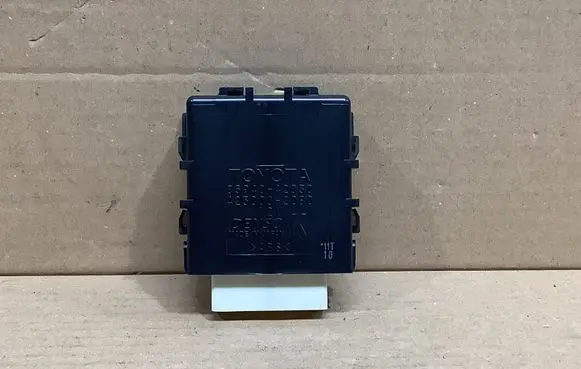Toyota RAV 4 (XA40) Window control relay 8594042030