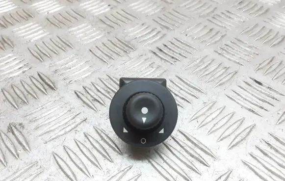 Citroen C3 Wing mirror switch 185526