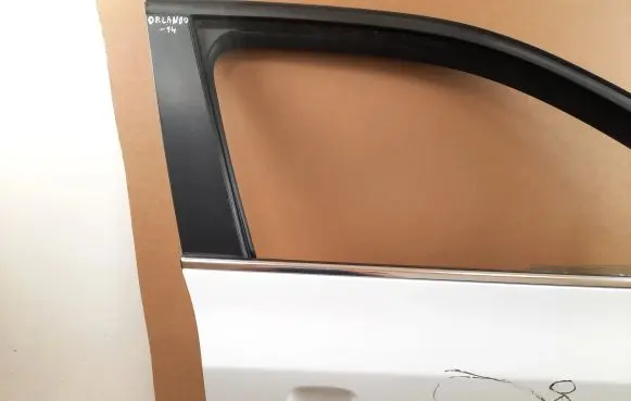 Chevrolet Orlando Front door