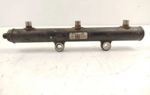 Jaguar XF X250 Fuel main line pipe A2C20001291 4R8Q9D280BC 5WS40130