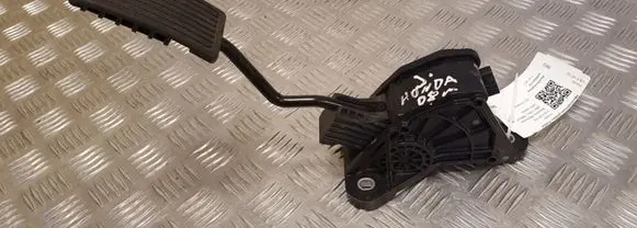 Honda CR-V Accelerator throttle pedal