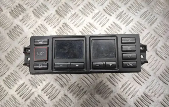Audi A4 S4 B5 8D Climate control unit 8L0820043B 5HB00760800 D730302