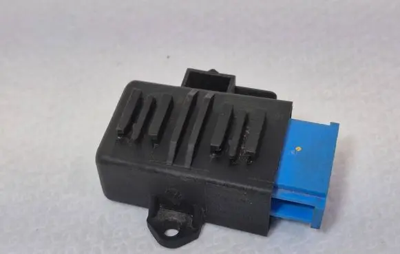 Volkswagen Golf VI Seat heating relay 5K0959772A