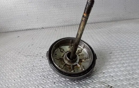 BMW 5 E34 Oil filter cover 1711075