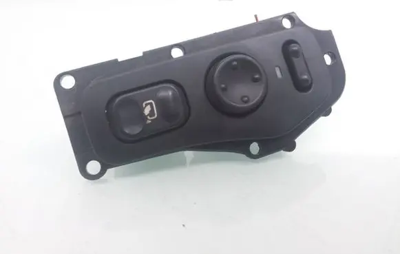 Peugeot 806 Wing mirror switch 1462069077