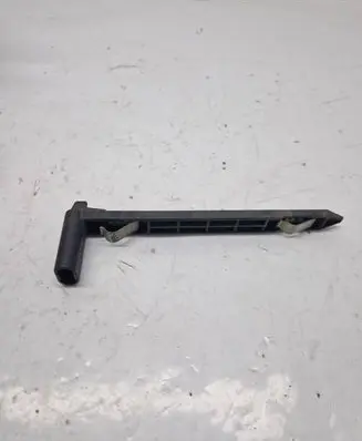 Headlight/headlamp mounting bracket