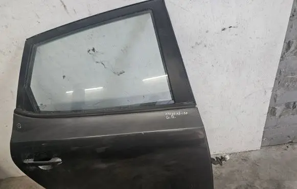 Hyundai i30 Rear door