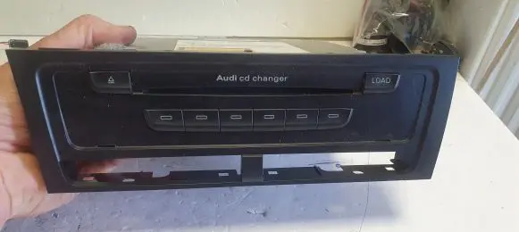 Audi A4 S4 B8 8K CD/DVD changer 8T1035110C CXCA1796G