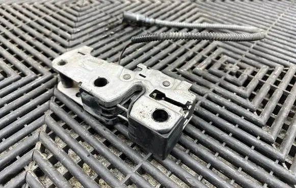 Porsche Panamera (970) Engine bonnet/hood lock/catch