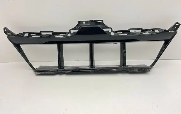 BMW 7 G70 Front bumper lower grill 5111081534