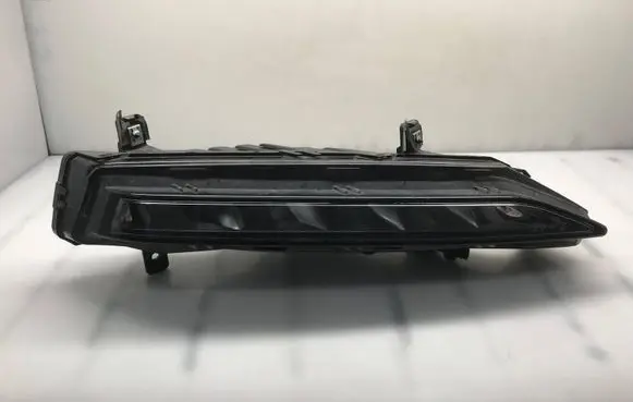 Skoda Superb B8 (3V) Front fog light 90150337 3V0941700B