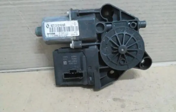 Renault Scenic III - Grand scenic III Rear door window regulator motor 827310166R