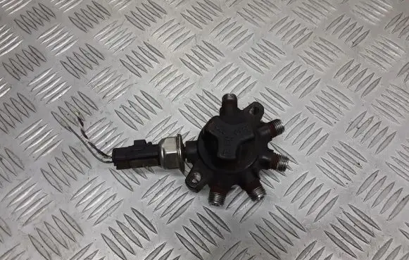 Renault Thalia I Fuel distributor 8200584034