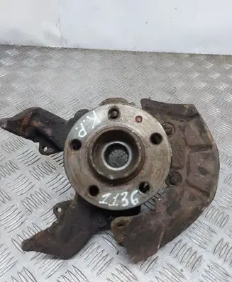 Volkswagen Golf IV Front wheel hub